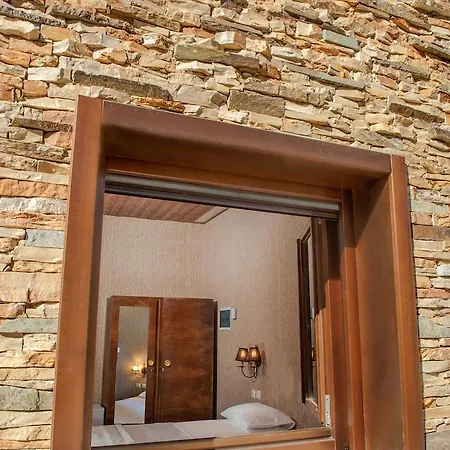 Polys Guest House Katachas Room photo